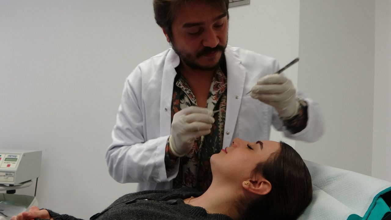 La era de la cirugía plástica asistida por inteligencia artificial ha comenzado en el Hospital Estatal de Tuzla.