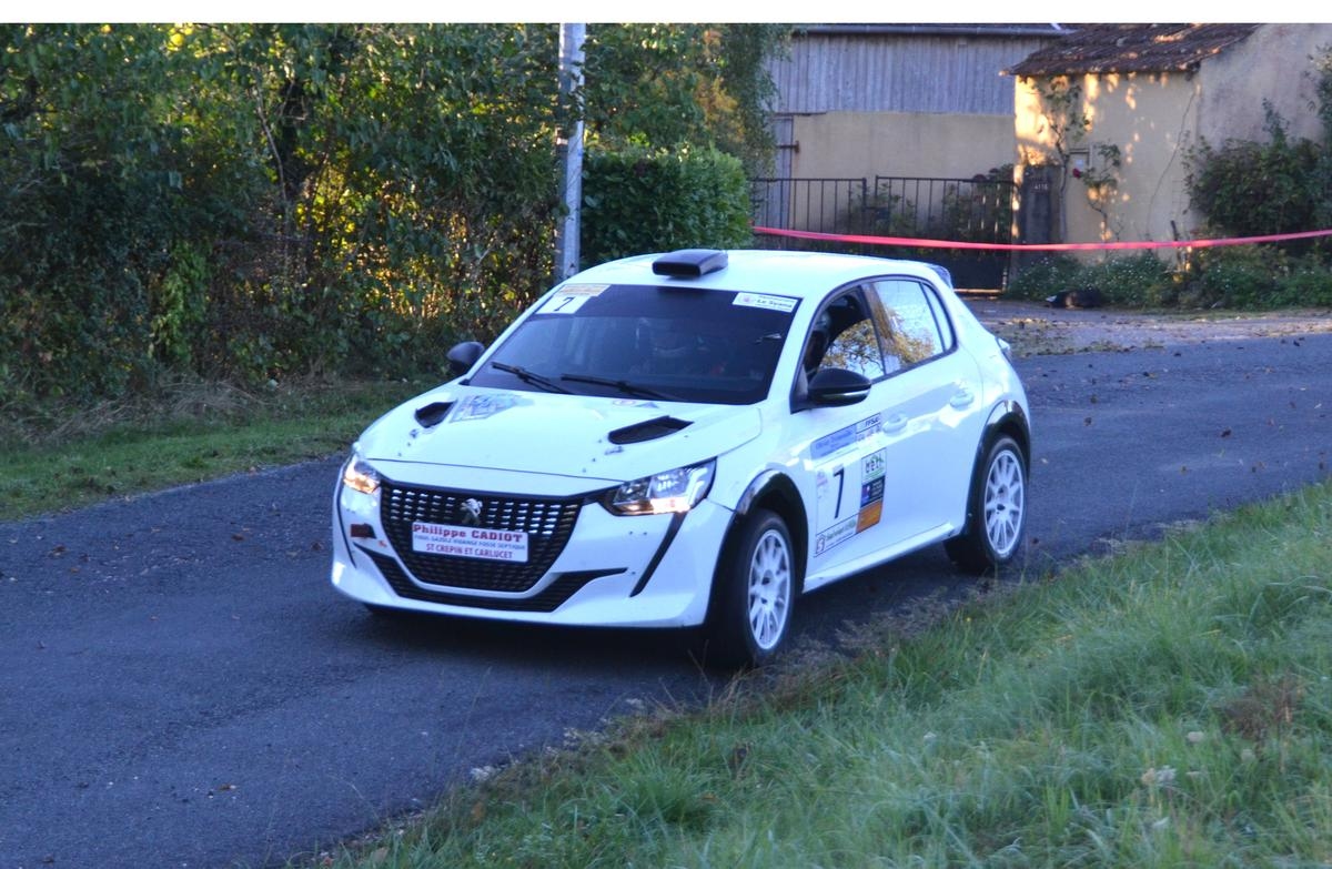 Araba rallisi: Temsil edilecek bir ekip
Dordogne, Fransa Kupası finalinde