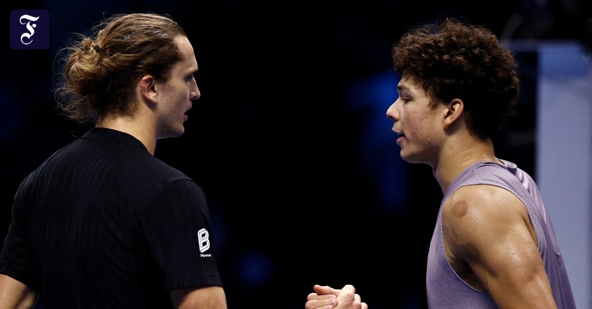 Açılış zaferi: Güçlü Zverev, ATP Finalleri'nde Shelton'ı yendi