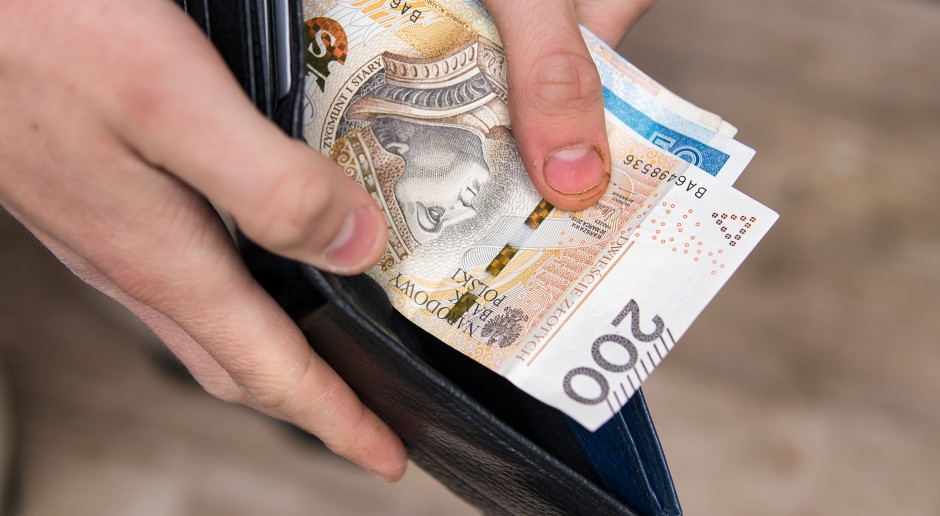 500 PLN per month for every working person. A new program tailored to the 800+ program.