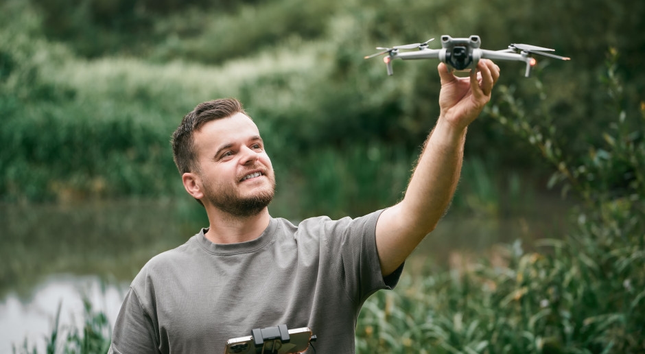 Het ministerie van Binnenlandse Zaken en Administratie voert een verbod in op het vliegen met drones boven Warschau