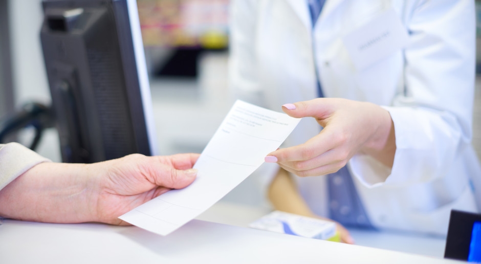 Вы получите медицинскую справку и рецепт. Направление не требуется, и вам даже не нужно регистрироваться.