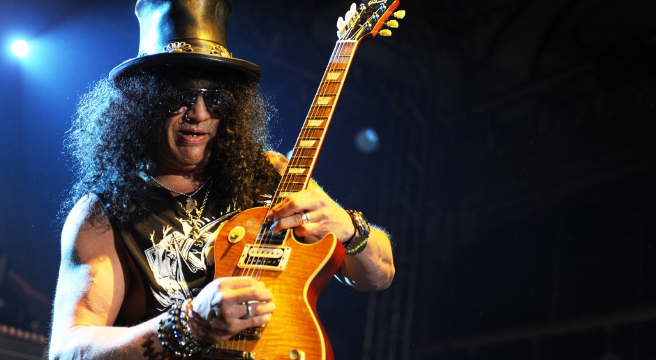 O ex-empresário do Guns N' Roses processa a banda por causa de seu livro.