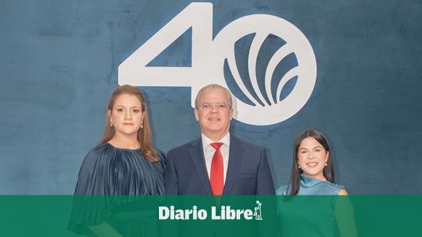 Cruz-Ayala comemora 40 anos em Santiago