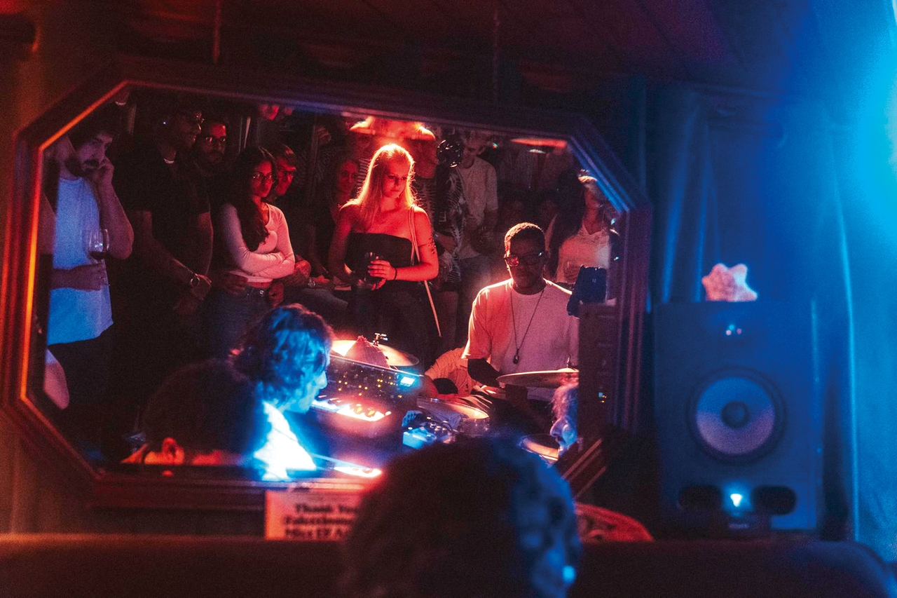 Mr. Bean'in Müzik Kulübü. Porto'da kaçırılmaması gereken doğaçlama müzik seansları.