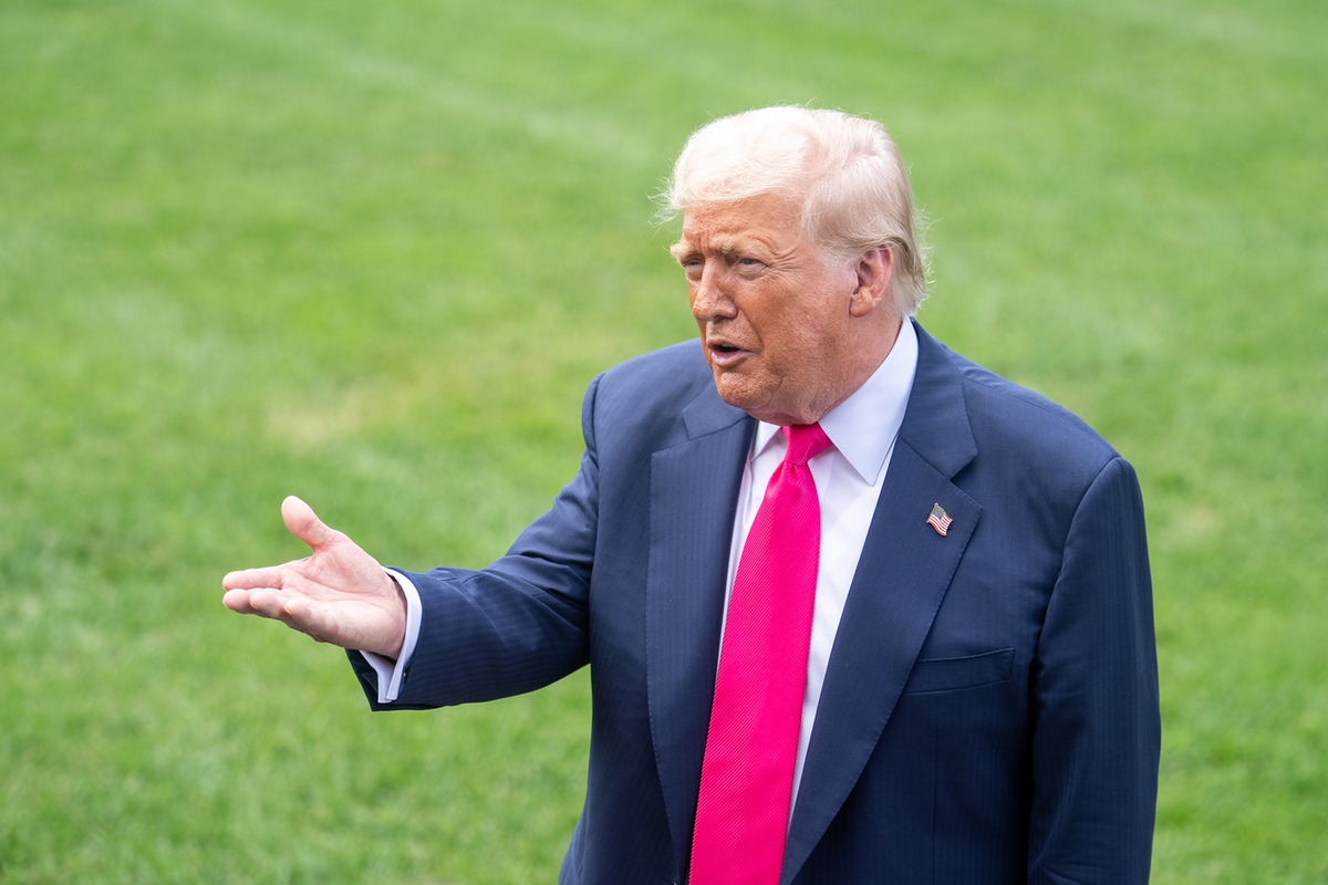 Donald Trump arremete contra una revista estadounidense