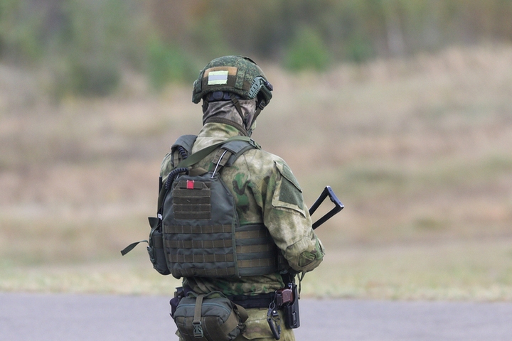 Ukraynalı bir asker kibrit ararken yanlışlıkla teslim oldu.