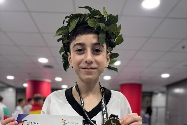 Un athlète de taekwondo du Daghestan a remporté la médaille d'or aux championnats d'Europe.