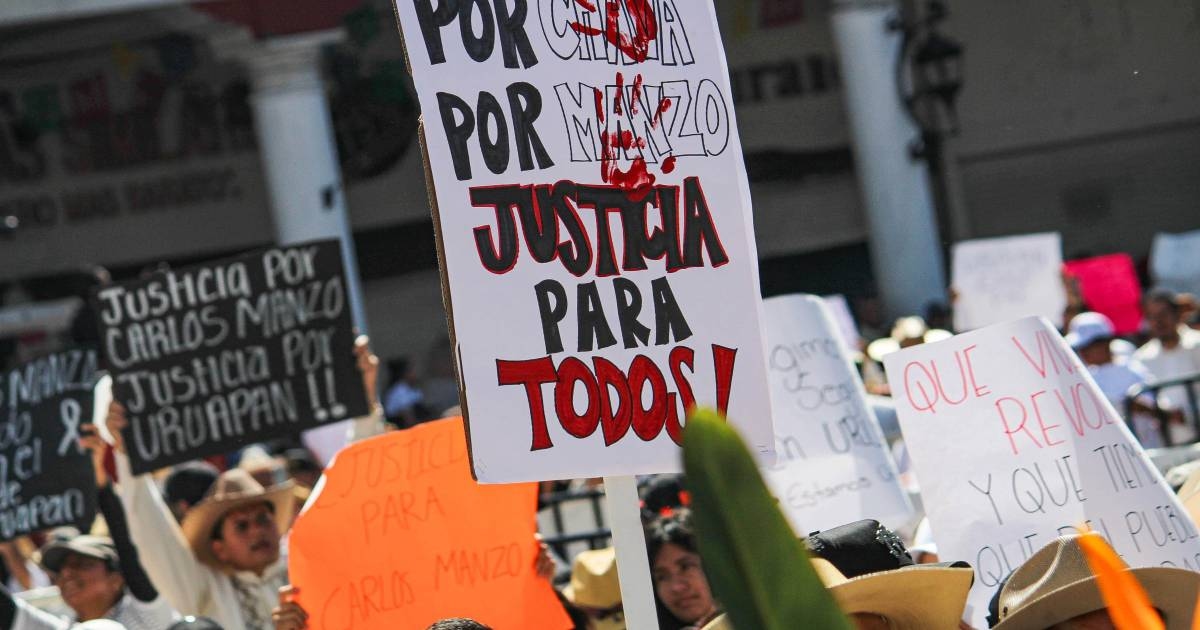 В социальных сетях преобладают критические комментарии в адрес правительства в связи с убийством мэра Карлоса Манзо.