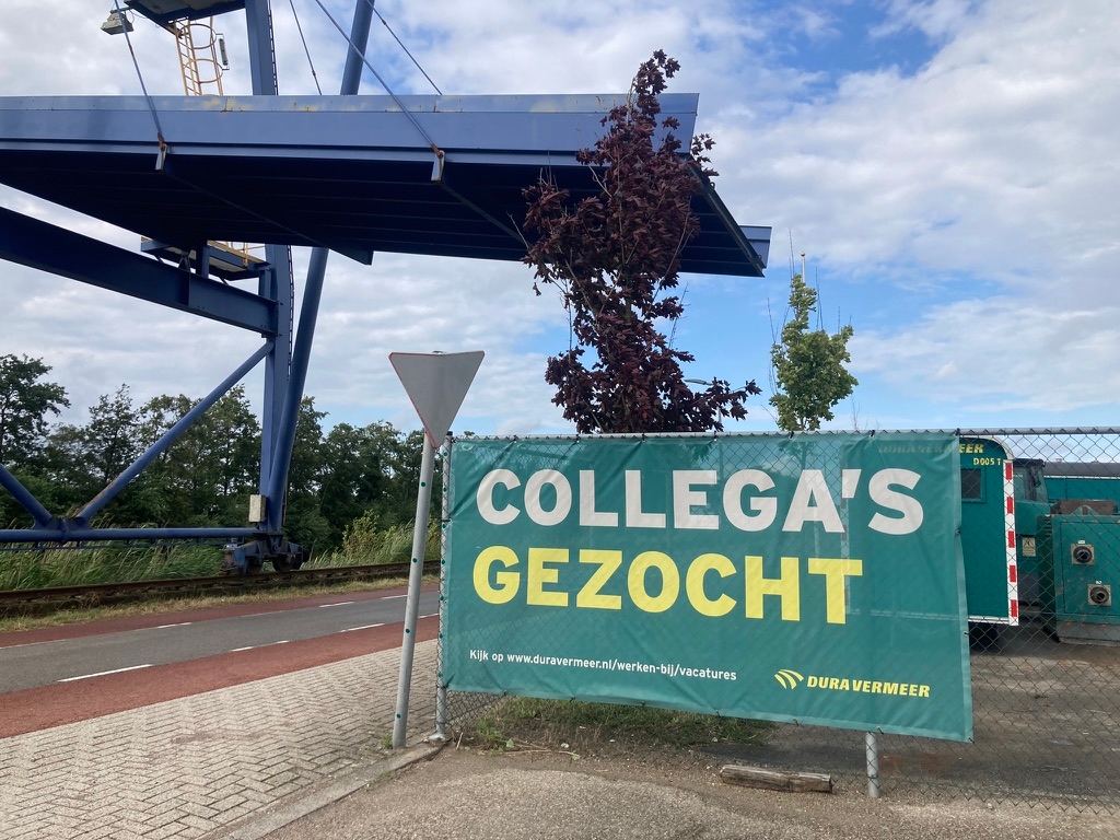 After four years, unemployment total outstrips job vacancies