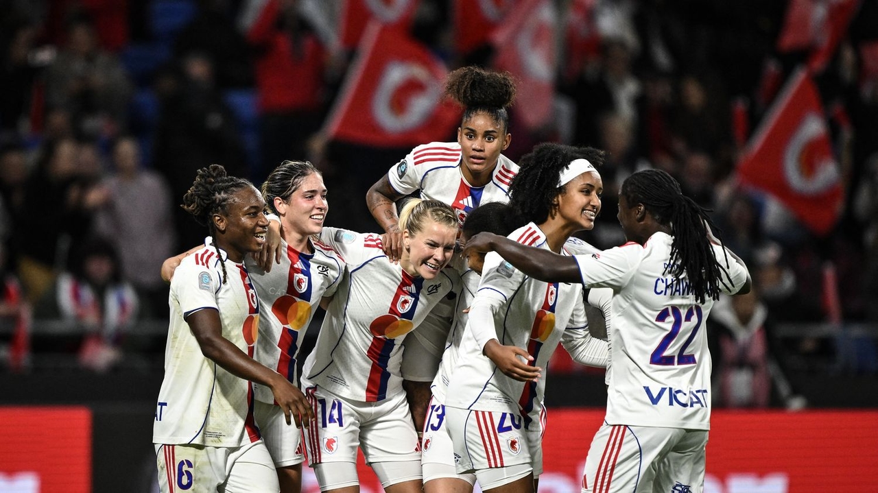 Şampiyonlar Ligi: Lyon, Sankt Pölten'i rahat geçti, Paris FC, Chelsea'ye yenildi