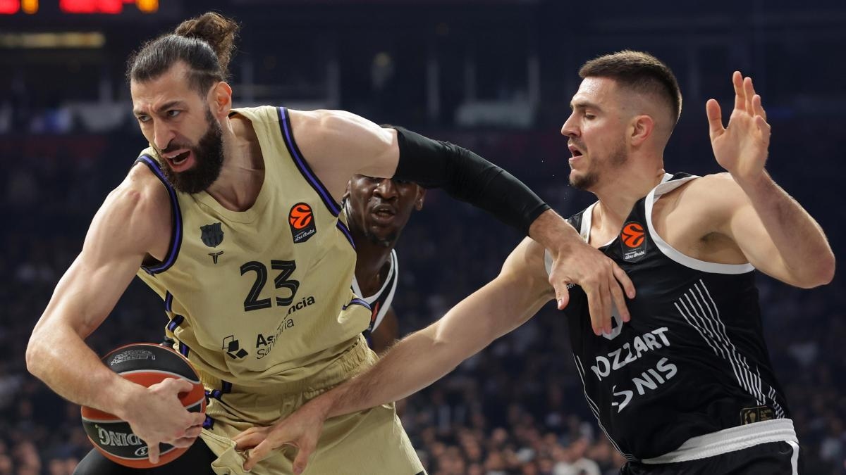 Un triple inverosímil de Clyburn certifica el triunfo del Barça de Shengelia