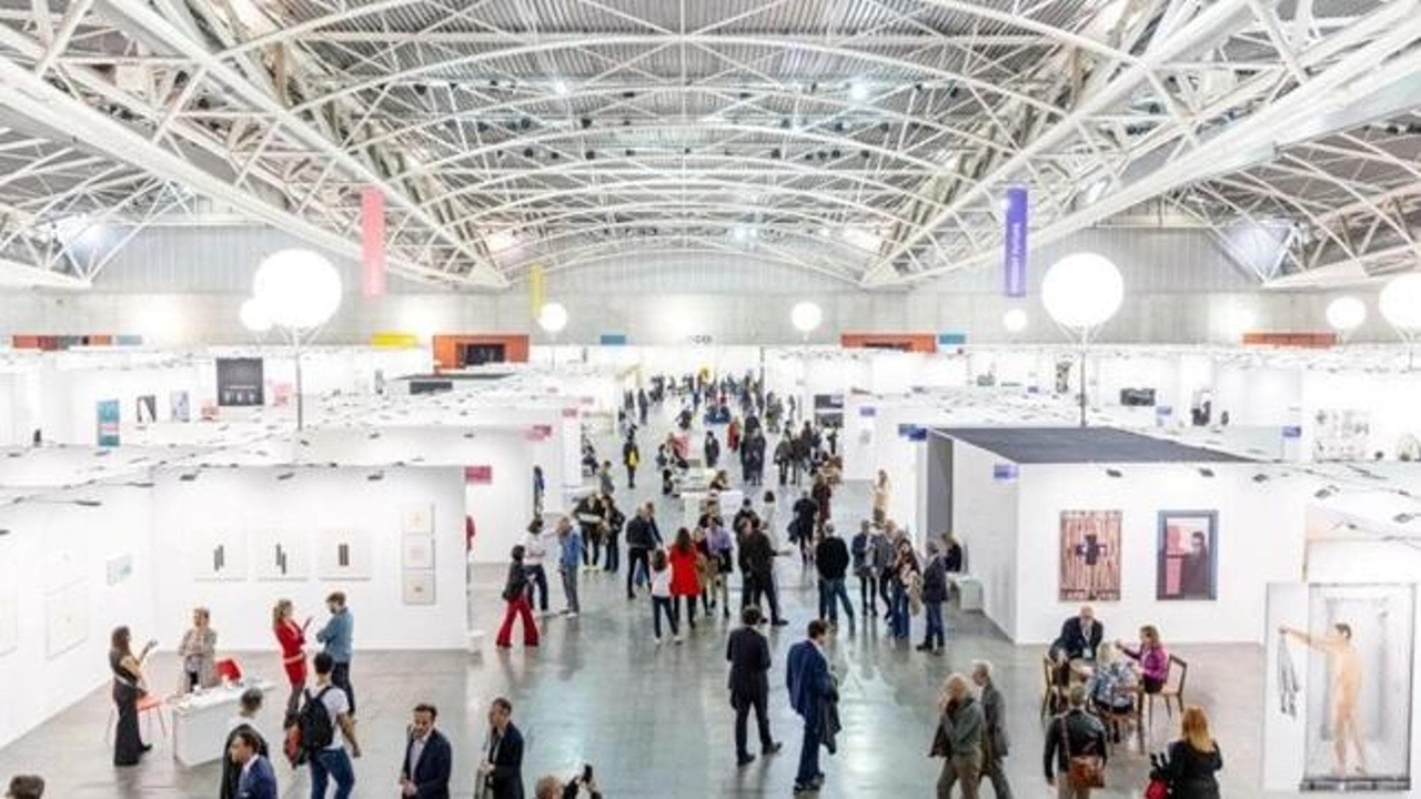 Turin lights up for Artissima and celebrates the 30th anniversary of the Sandretto Re Rebaudengo Foundation.