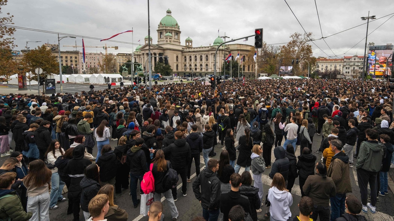 Belgrade approuve une loi pro-Trump ; Kushner va transformer une caserne de l'OTAN détruite en hôtel de luxe
